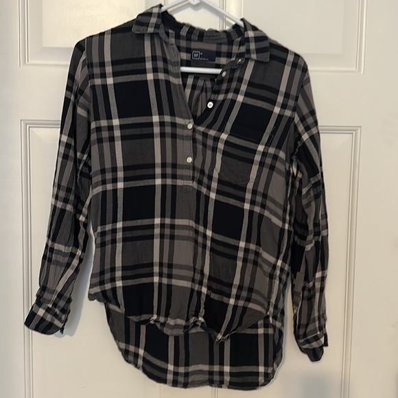 Gap XS black and gray flannel - Picture 3 of 4